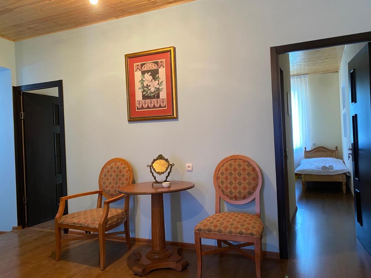 Iuri Udesiani'S Guesthouse Mestia Extérieur photo