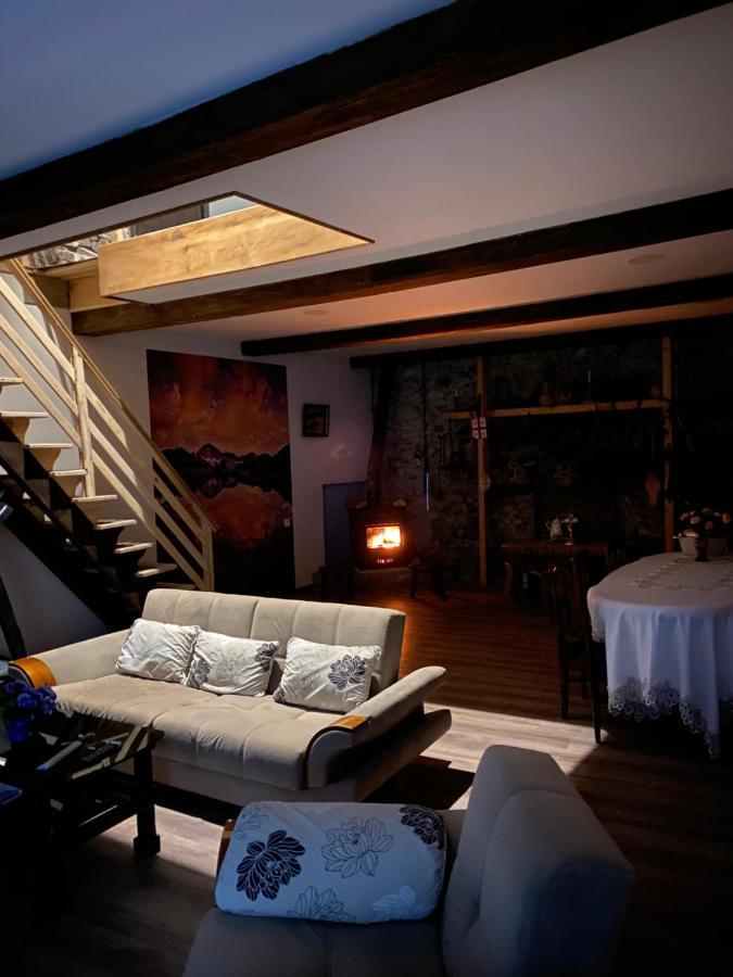 Iuri Udesiani'S Guesthouse Mestia Extérieur photo