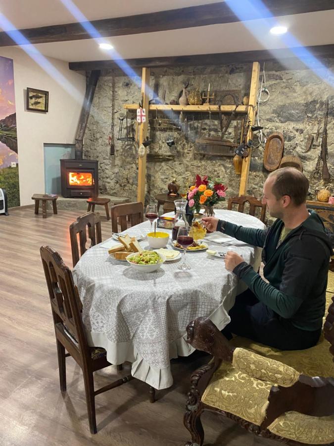 Iuri Udesiani'S Guesthouse Mestia Extérieur photo