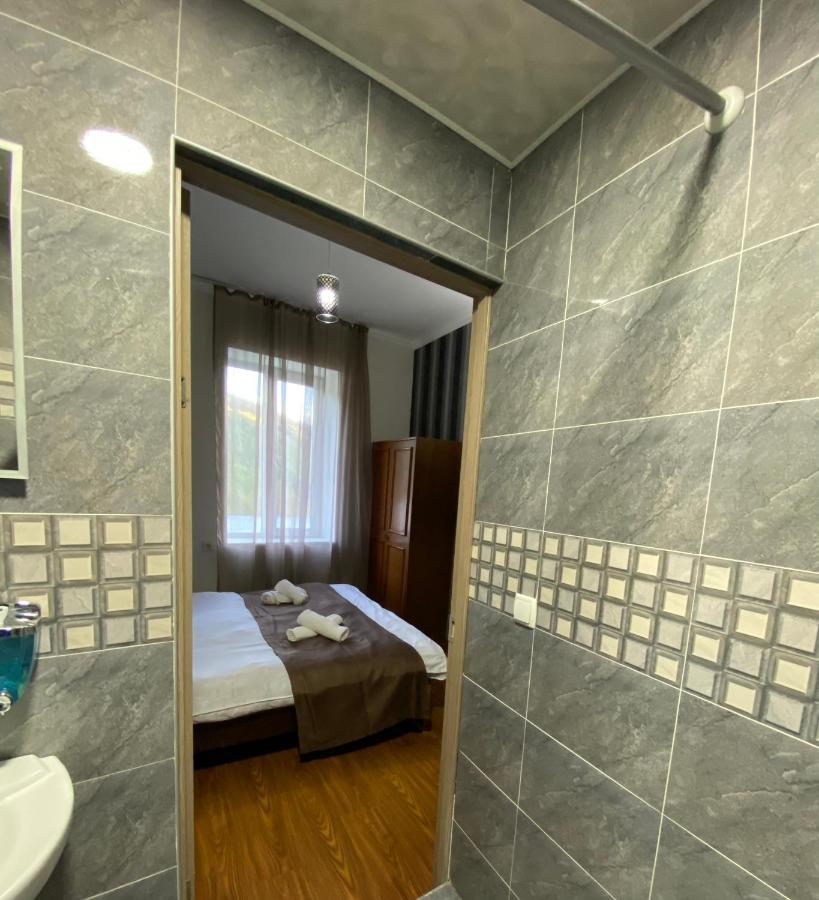 Iuri Udesiani'S Guesthouse Mestia Extérieur photo