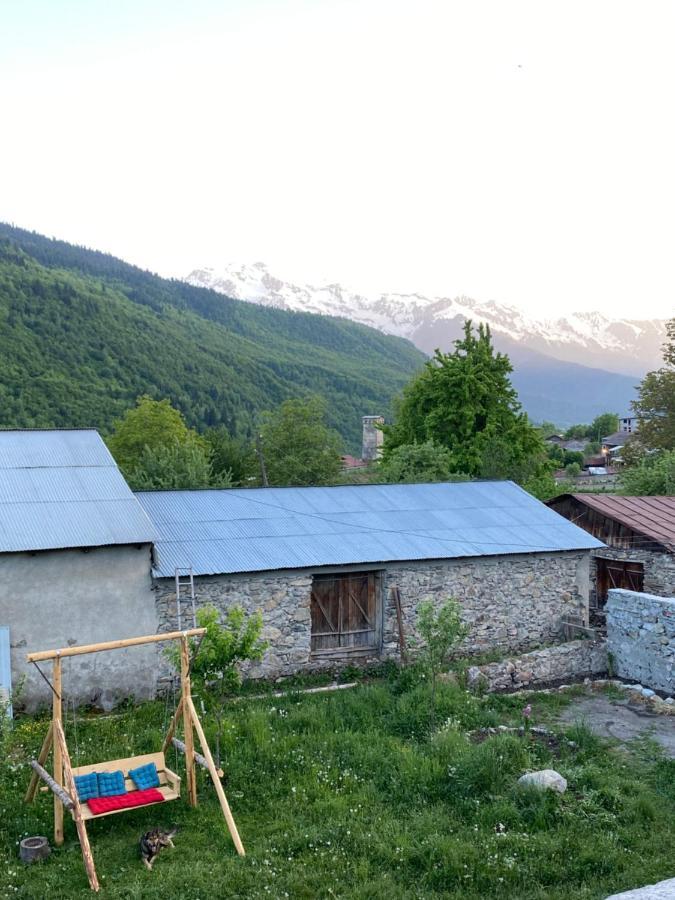 Iuri Udesiani'S Guesthouse Mestia Extérieur photo