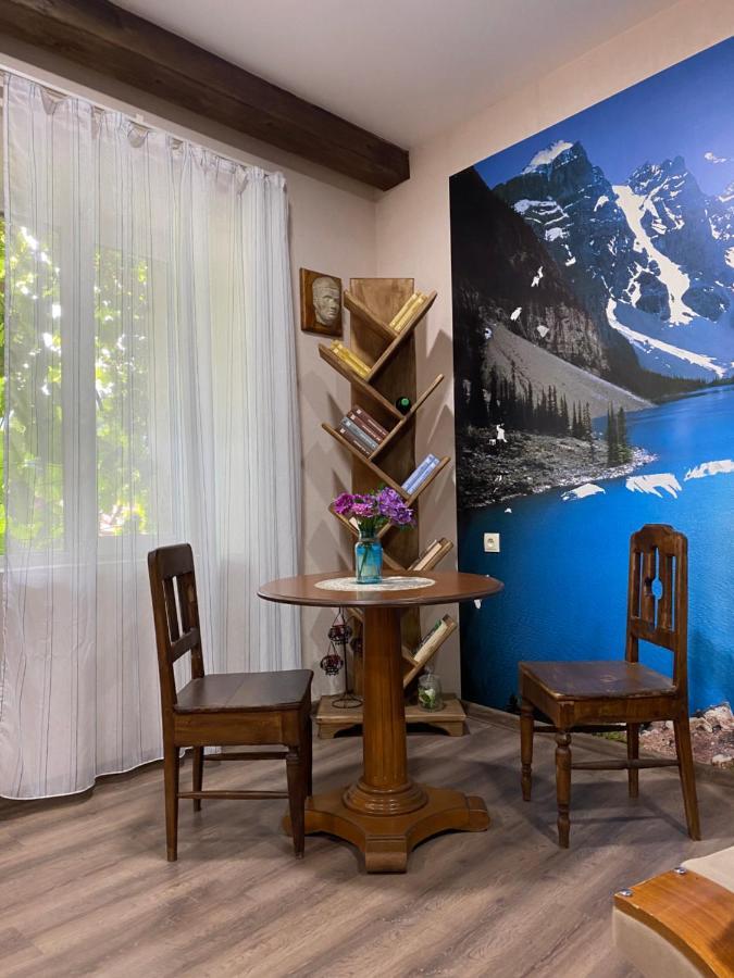 Iuri Udesiani'S Guesthouse Mestia Extérieur photo